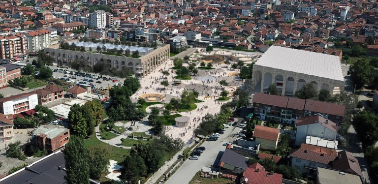 Реконструкция центральной площади города Ораховец, Косово